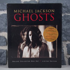 Ghosts (Deluxe Collector Box Set) (01)